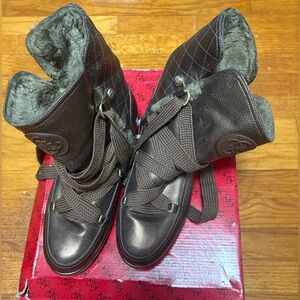 Guess Quilted Winter Boots
